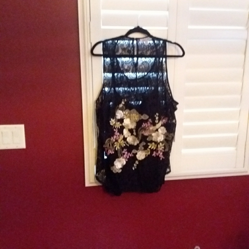 Sleeveless blouse